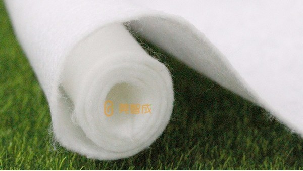 針刺無紡布生產(chǎn)廠家-有專業(yè)的研發(fā)團(tuán)隊(duì)