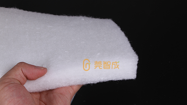 塑造良好的睡眠環境，選擇軟硬適中的床墊硬質棉