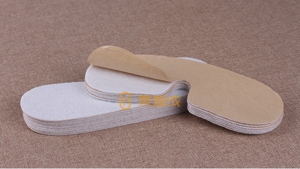 背膠無(wú)紡布與刷膠無(wú)紡布有什么區(qū)別？